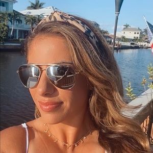 Meet your Posher, Adelle